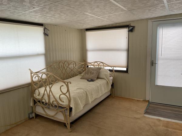 1985 SUNC S85008FA/B Mobile Home