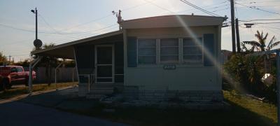 Photo 2 of 9 of home located at 7403 46th Avenue North Saint Petersburg, FL 33709