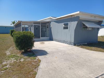 Photo 2 of 20 of home located at 5 Kingsport Ave Palmetto, FL 34221
