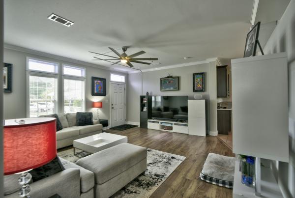 2015 Palm Hr.  Home