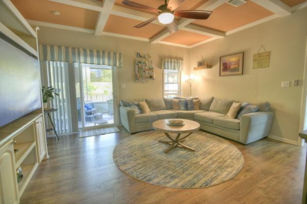 2015 Palm Hr.  Home