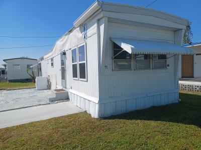 Photo 2 of 18 of home located at 11 Imperial Avenue Palmetto, FL 34221