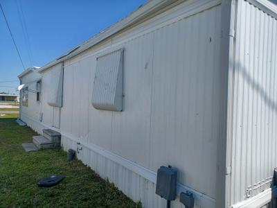 Photo 3 of 18 of home located at 11 Imperial Avenue Palmetto, FL 34221