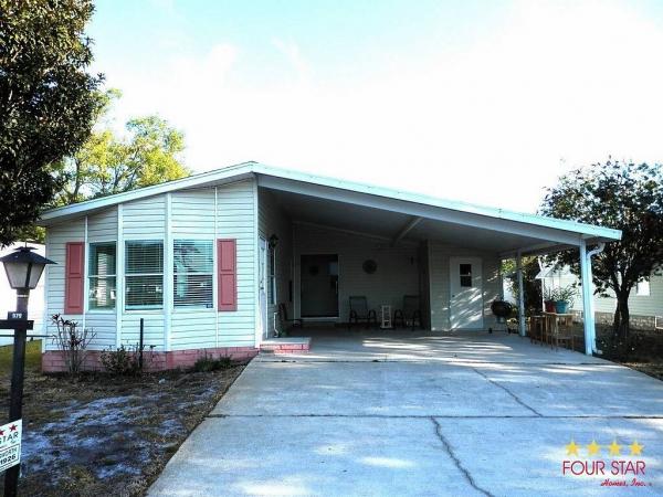 Photo 1 of 2 of home located at 979 Robin Drive Deland, FL 32724