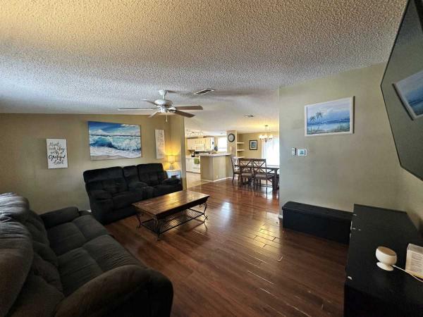 2000 Mert Mobile Home
