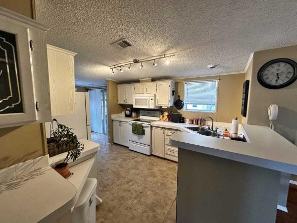 2000 Mert Mobile Home
