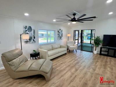 Photo 5 of 45 of home located at 4211 Long Lake Way Ellenton, FL 34222