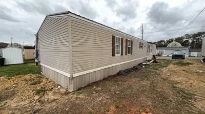 Photo 4 of 15 of home located at 2208 Kirby Rd Trlr 161 Milton, WV 25541