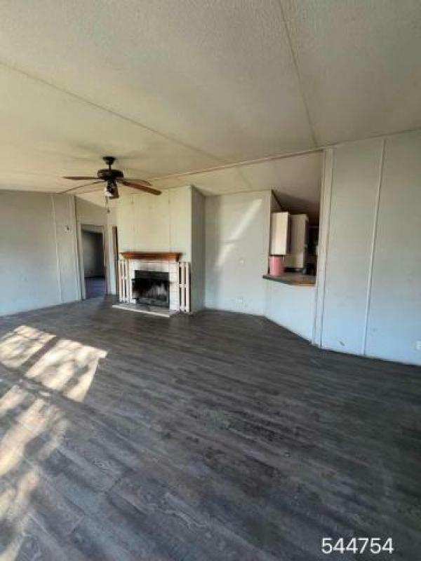 Photo 1 of 1 of home located at 523 S Mansfield St Pleasanton, TX 78064