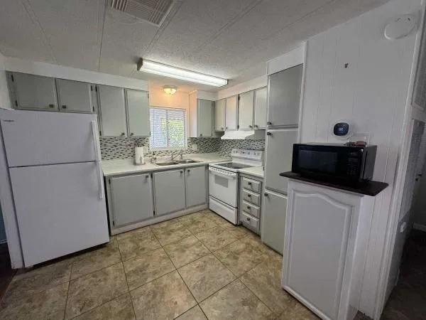 1980 Cavco Manufactured Home