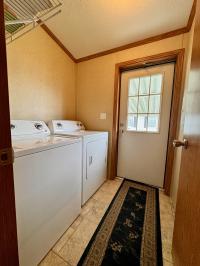 2005 Skyline ab Mobile Home