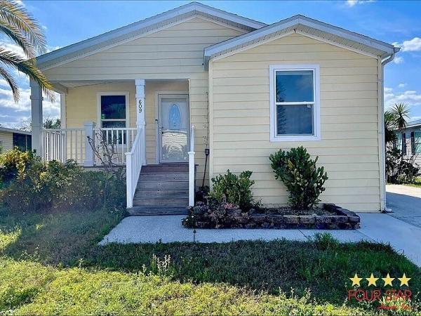 Photo 1 of 2 of home located at 609 Clover Ln Kissimmee, FL 34746