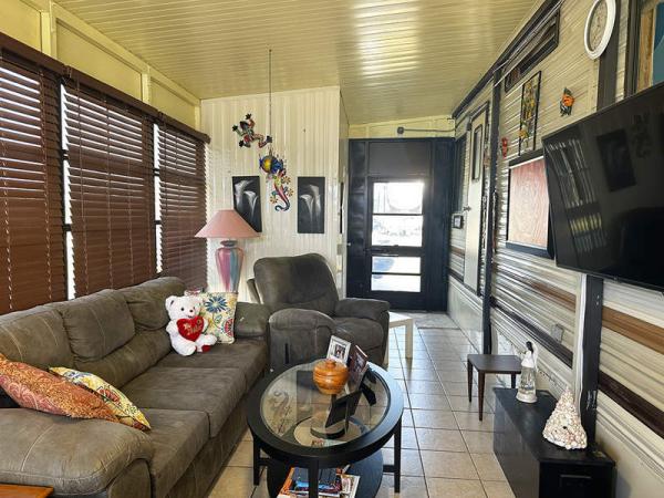 1986 TAHO Manufactured Home