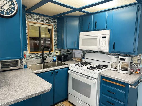 1986 TAHO Manufactured Home