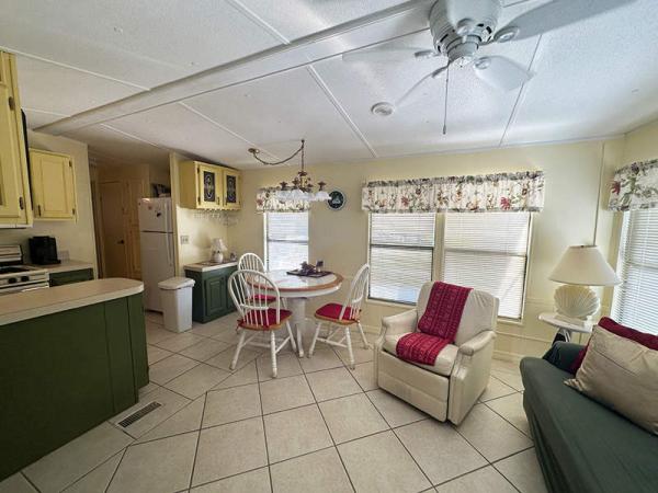 1990 Fleetwood Manufactured Home