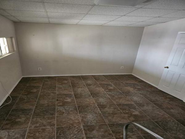 1983 Phoenix Manufactured Home