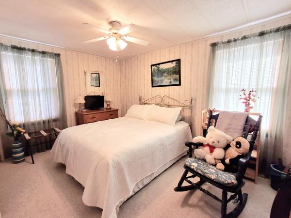 1985 Victorian Victorian Mobile Home