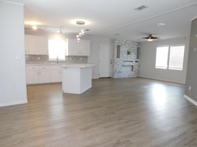 Photo 2 of 23 of home located at 1518 Excalibur Ct Lakeland, FL 33810