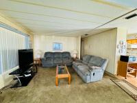 1975 MANOR Manufactured Home