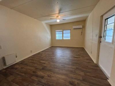Photo 2 of 6 of home located at 925 301 Blvd E, Lot 86 Bradenton, FL 34203