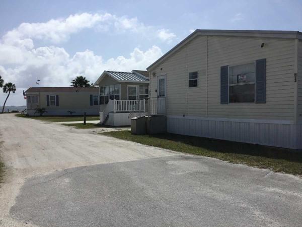 2001 Oak hs Manufactured Home