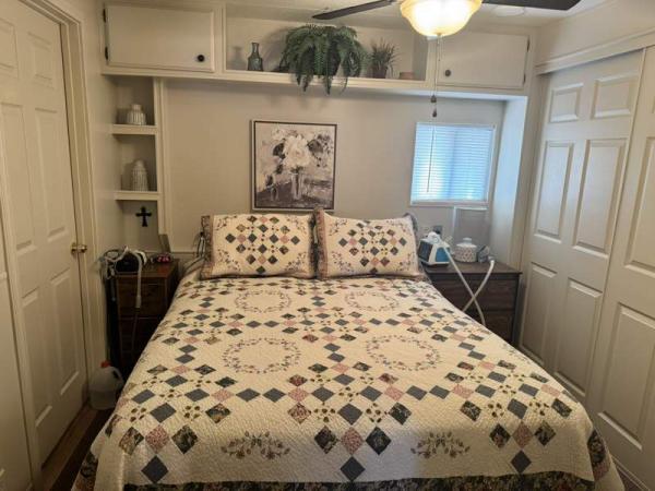 1985 Oaks Manufactured Home