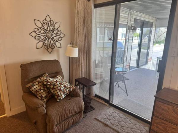 1985 Oaks Manufactured Home