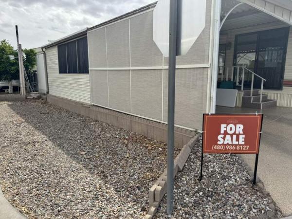 1985 Oaks Manufactured Home