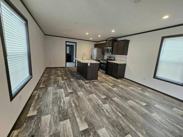 2025 Champion - Highland - Worthington Mobile Home For Sale