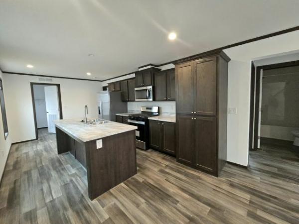 2025 Champion - Highland - Worthington Mobile Home For Sale