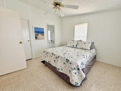 Photo 5 of 13 of home located at 5819 Heritage Drive Groveland, FL 34736