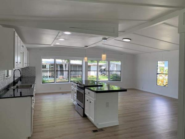 1983 TWIN Manufactured Home