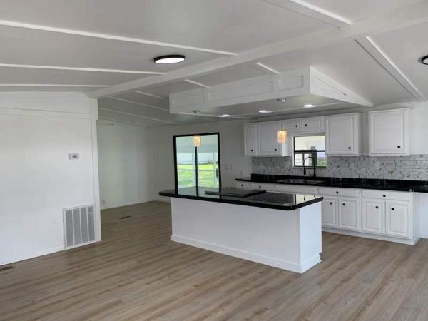 1983 TWIN Manufactured Home