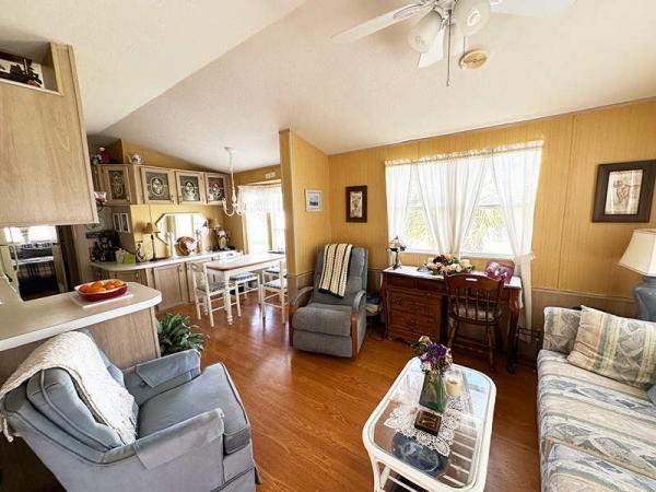 1992 Park Manufactured Home