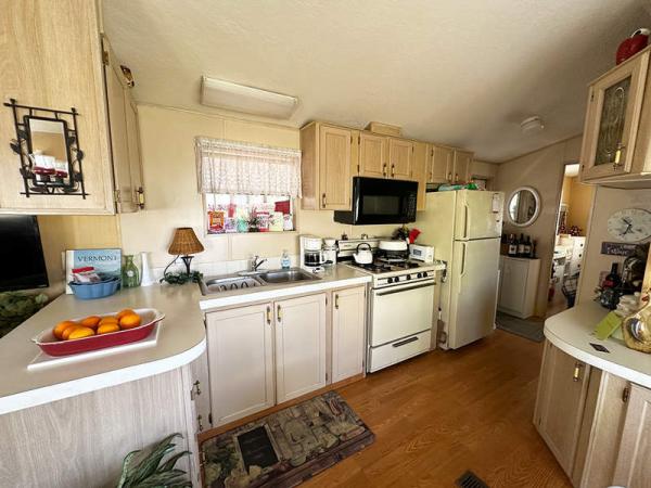 1992 Park Manufactured Home