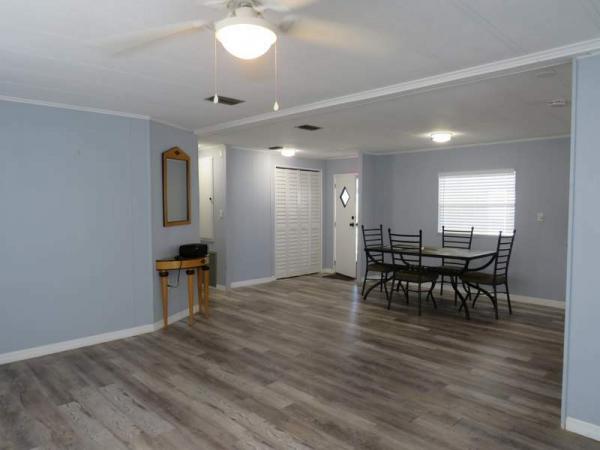 1980 Schult Manufactured Home