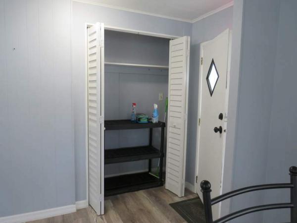 1980 Schult Manufactured Home