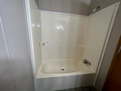 Photo 5 of 19 of home located at 62430 Locust Rd Lot 220 South Bend, IN 46614