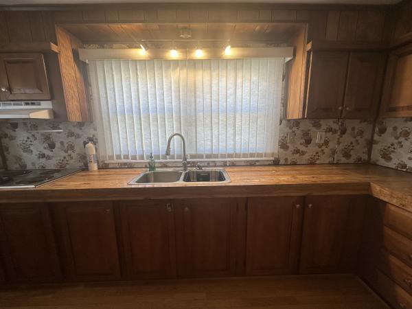 1980 Burlington 662BFKM1747GJ Mobile Home