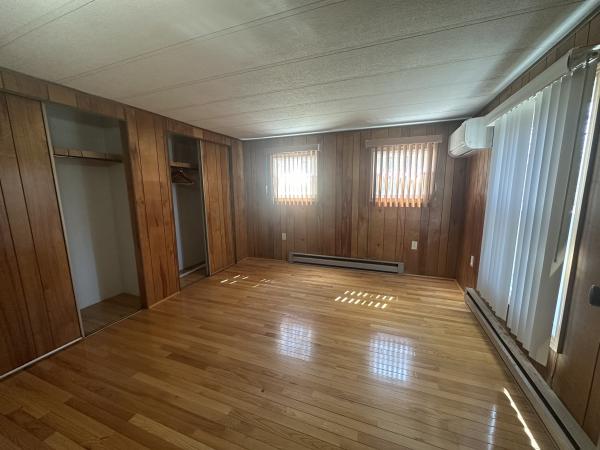 1980 Burlington 662BFKM1747GJ Mobile Home