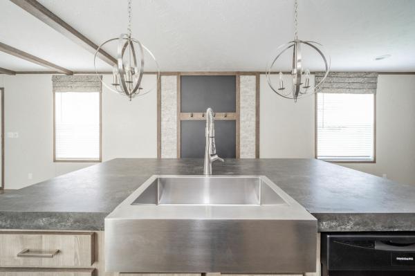 2021 Clayton-Wakarusa 236 7016-501   Home