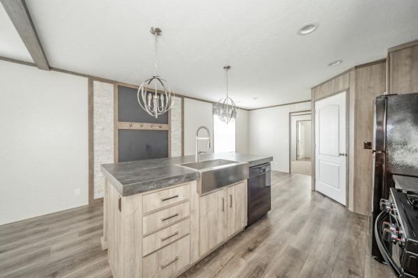 2021 Clayton-Wakarusa 236 7016-501   Home