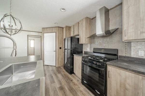 2021 Clayton-Wakarusa 236 7016-501   Home