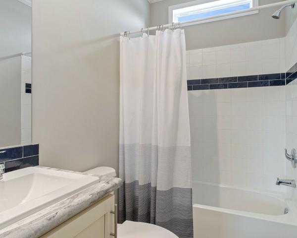 2022 340TL28562E  Home