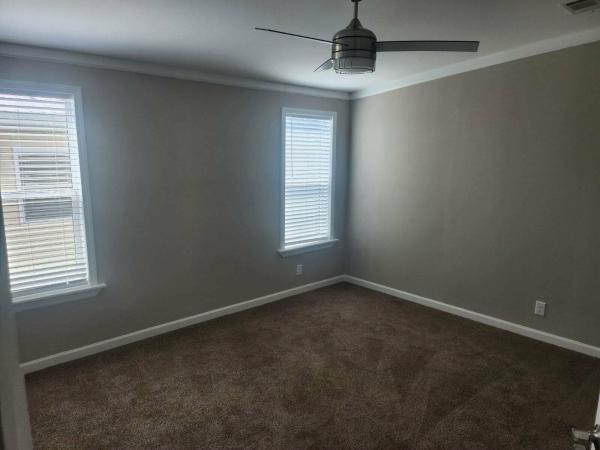 2022 340LS28522D  Home