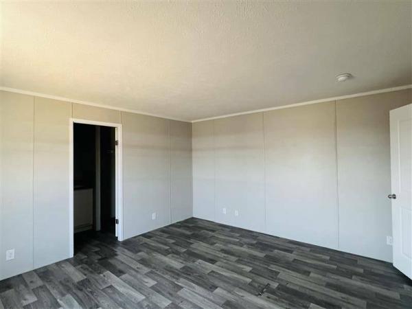 2022 RFN1680 902  Home