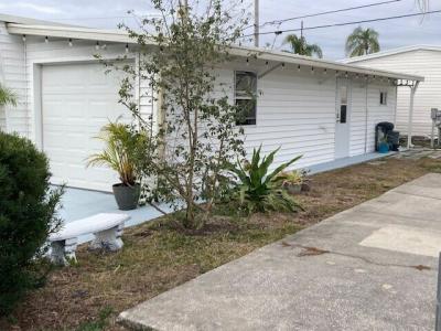 Photo 2 of 9 of home located at 2701 34th Street North Lot 128 Saint Petersburg, FL 33713