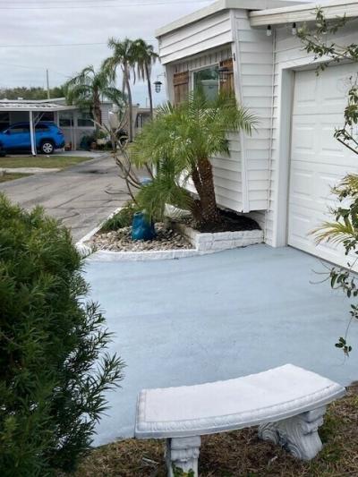 Photo 3 of 9 of home located at 2701 34th Street North Lot 128 Saint Petersburg, FL 33713