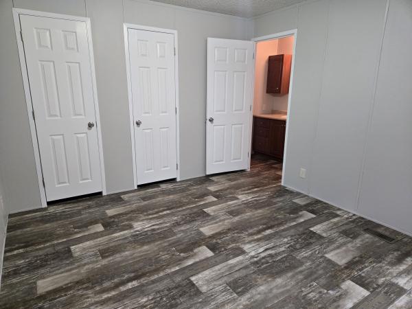 2018 LONE STAR 166432F  Home