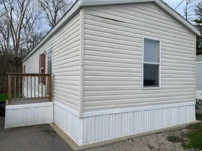 Mobile Home at 10 Kris Dr Bloomington, IL 61704